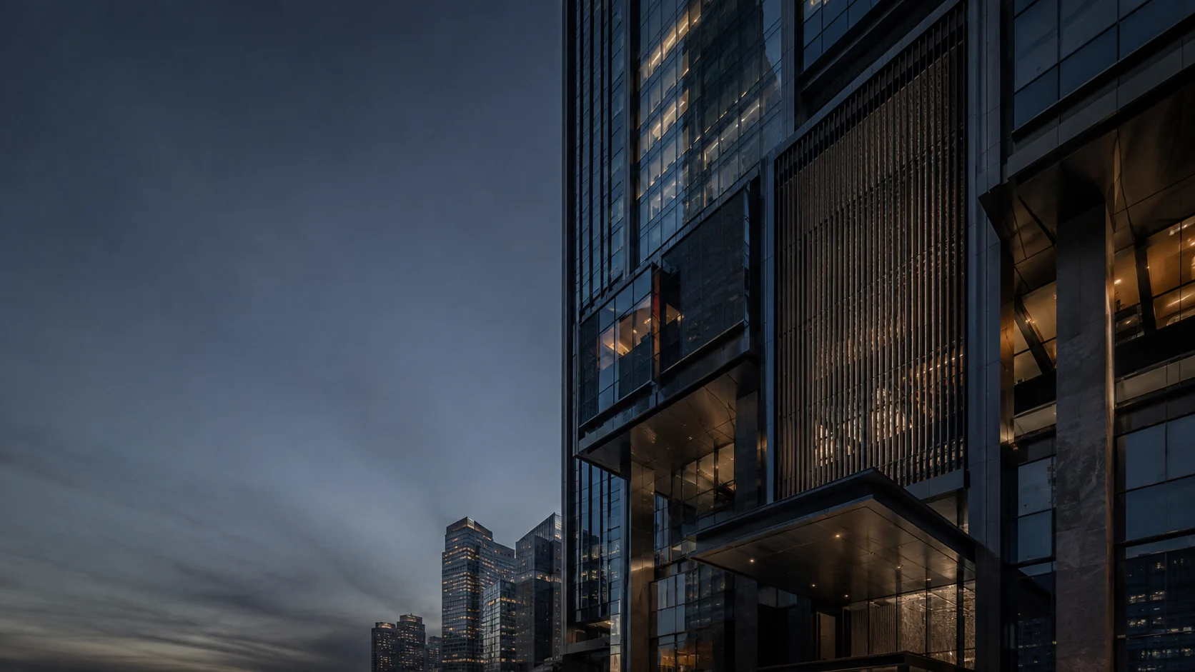 Torre corporativa que transmite solidez patrimonial